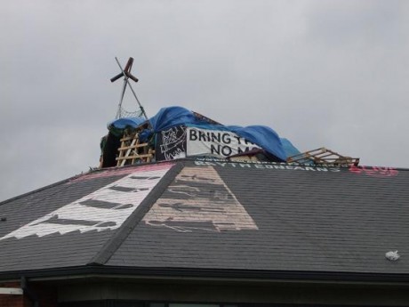 Murals of bombs... and kids... the worst combination in the world