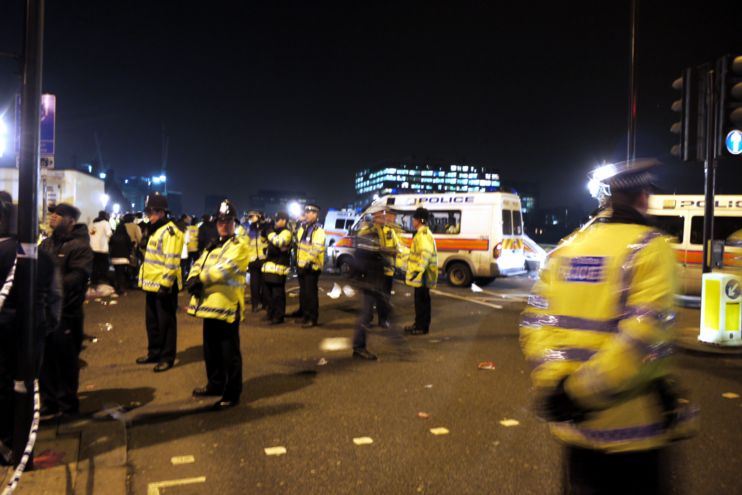 The road is gradually cleared of protesters, 7pm