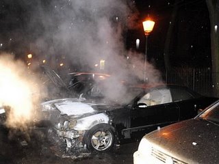 Again two arsons against upperclass cars