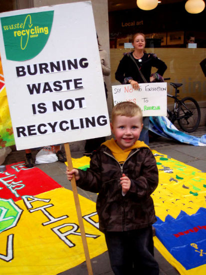 Protest at Council House before the planning committee votes, September 06