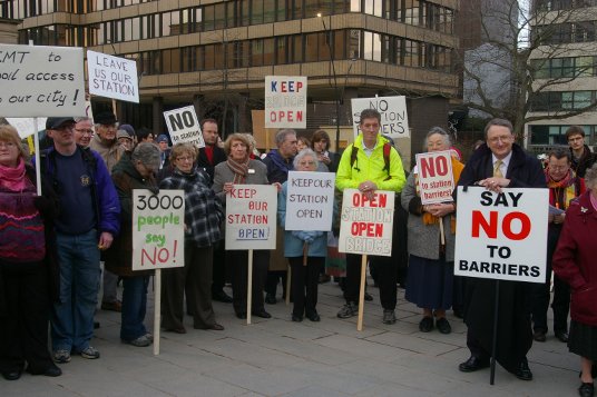 Keep Sheffield Station open to the public!!!