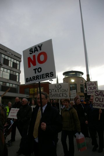 Keep Sheffield Station open to the public!!!