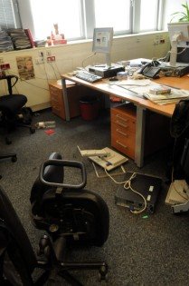 Masked Autonomen ransack the editorial offices of the Berlin Courier.