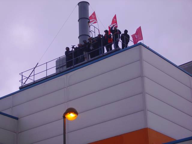 occupiers on the roof