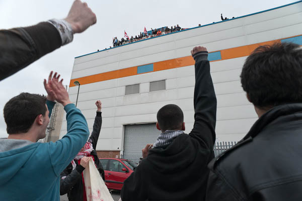 Students show solidarity