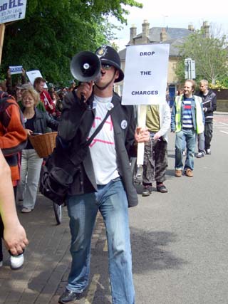 Plod shouting freely!