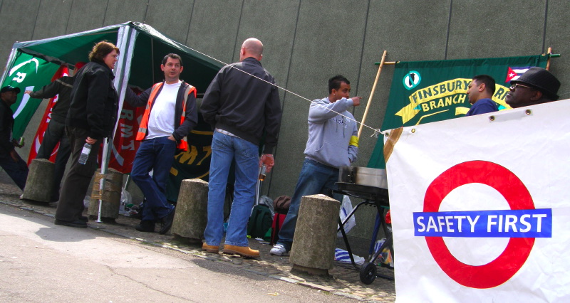 Seven Sisters RMT Picket Line, Thu 11 Jun 09