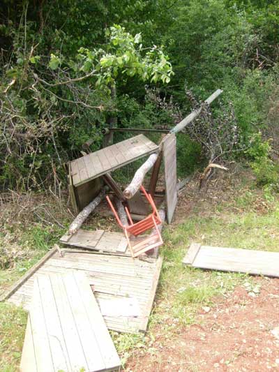 HUNTING TOWER TOPPLED (France)