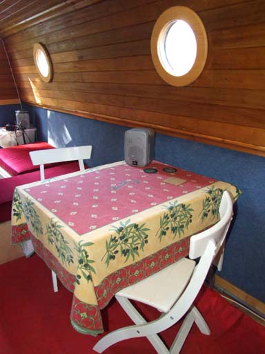 Breakfast room on the river.