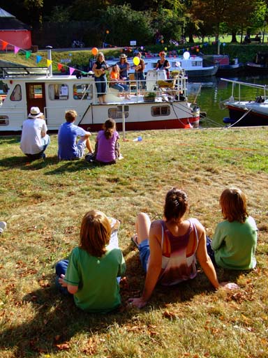 A possible solution to the lack of Cambridge gig venues..?