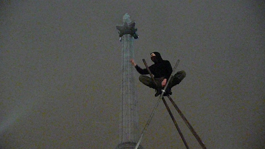 tripod by nelson's column