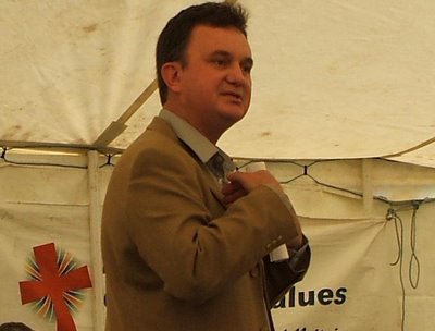 Racist child beater Artur Kemp