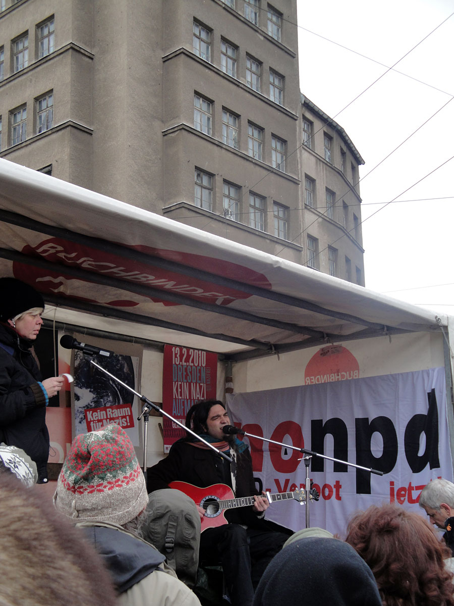 stage of "Dresden Nazifrei" Alliance