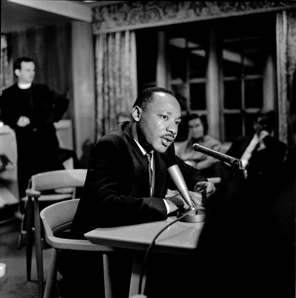King talking to the press after his "A time to break silence" speech in 1967