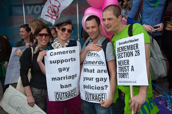 Cameron supports gay marriage ban