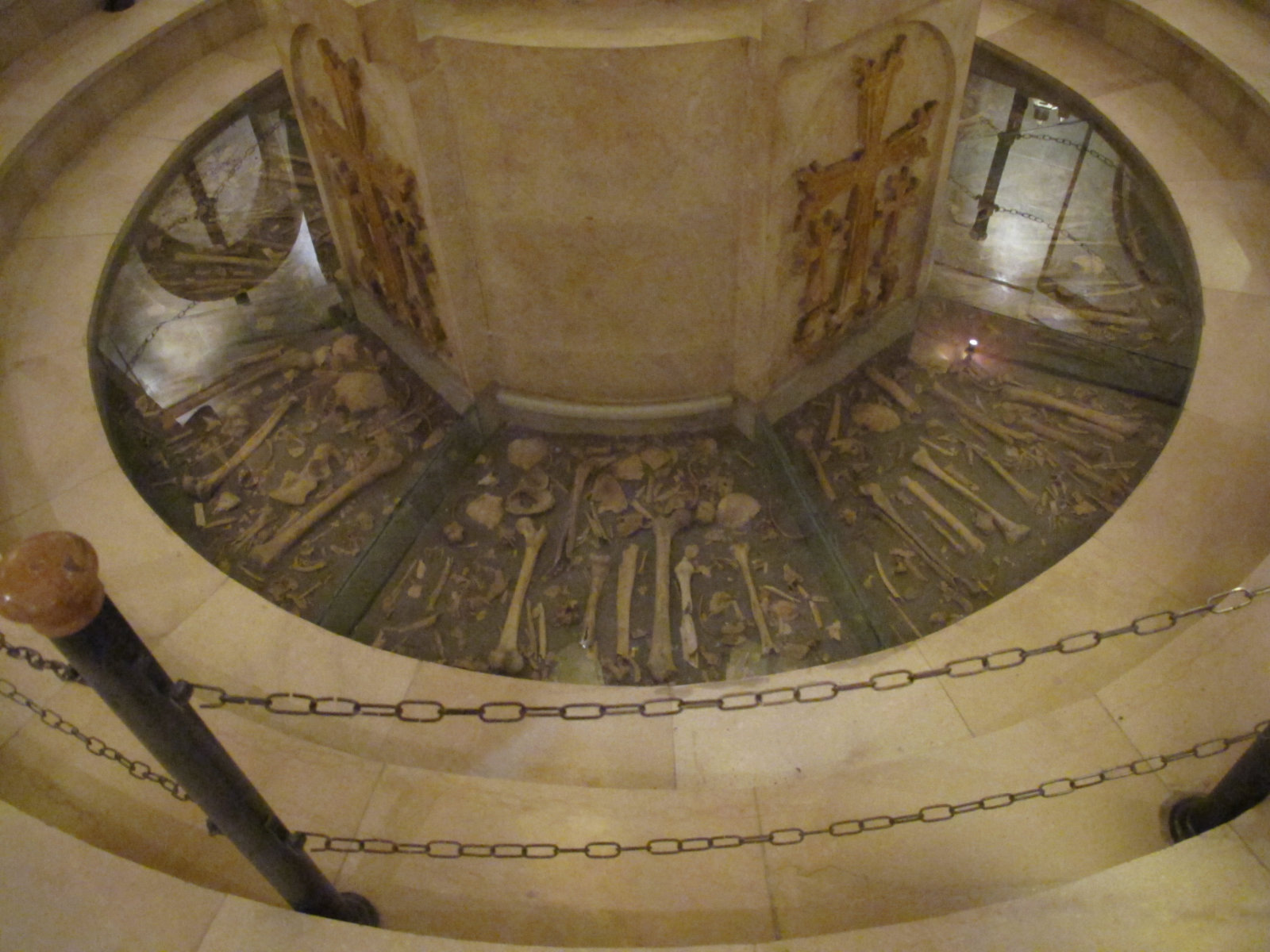 Armenian bones @ the Der Zor Museum. Photo: Tenguerian