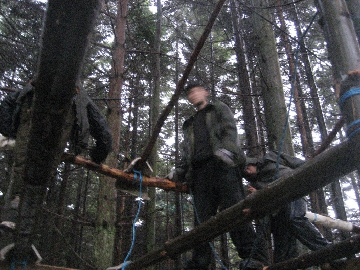 lashing the roof beams