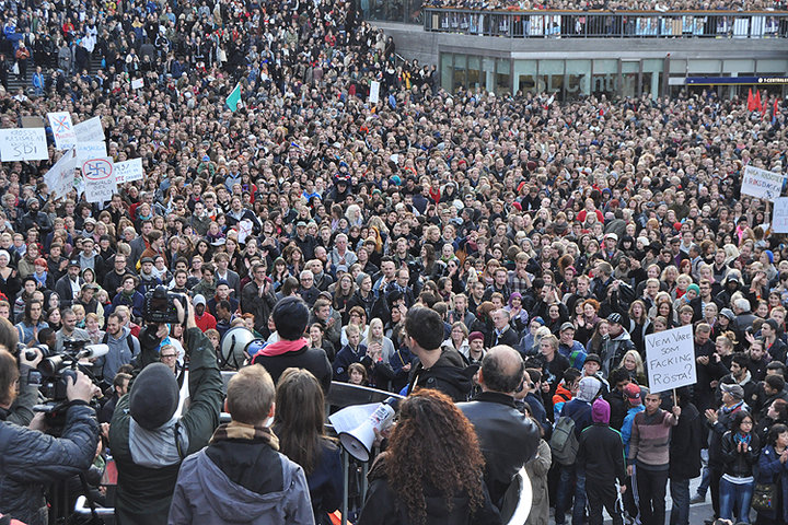 Masses of people demonstrating in Stockholm against the Swedish Democrats