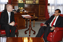 Peris met Hague in London Oct 2010