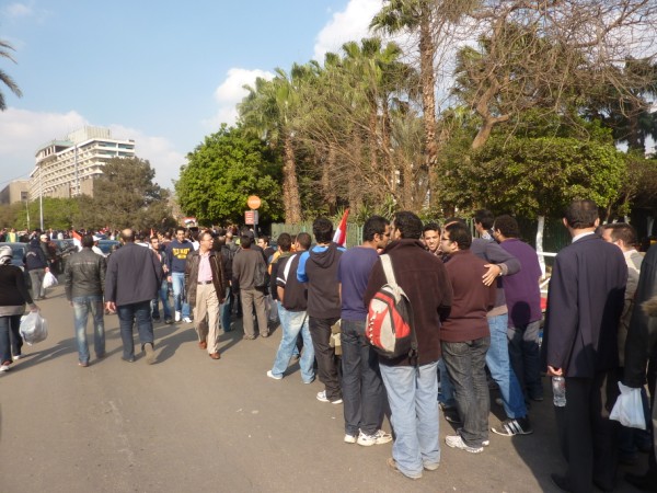 Queueing to get to Tahrir Square near Tahrir bridge