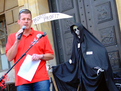 Speakers corner #3, with The Cuts Reaper looking on...