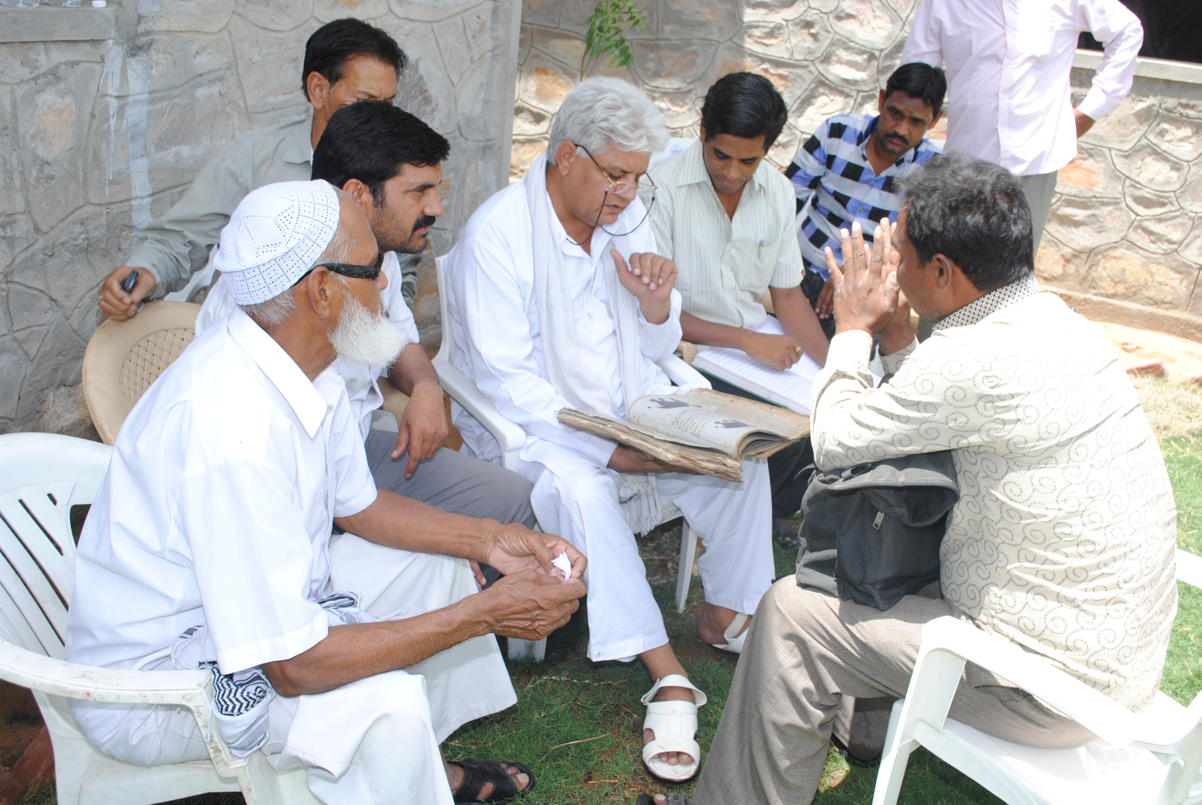 Naresh Kadyan with the Elephant Owners Associations