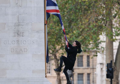 Gilmour not harming anybody during last winter's student protests