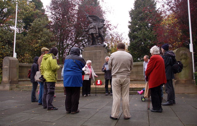 Circle at war memorial