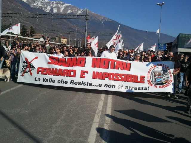 25feb2012_SolidarityNotavArrested