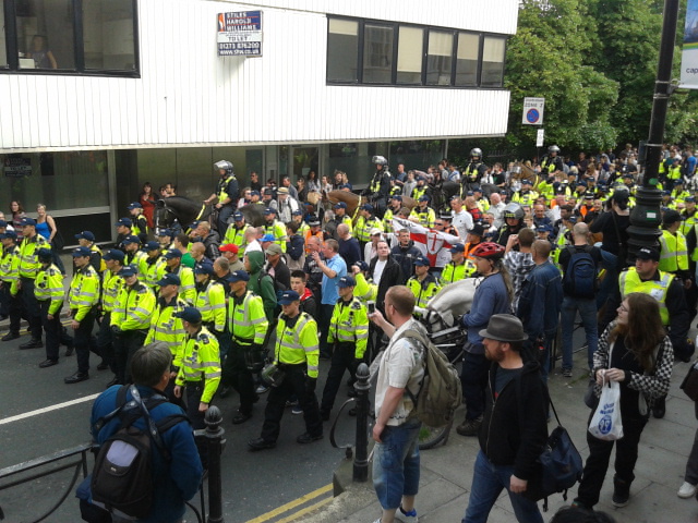 Kettled EDL escorted to station