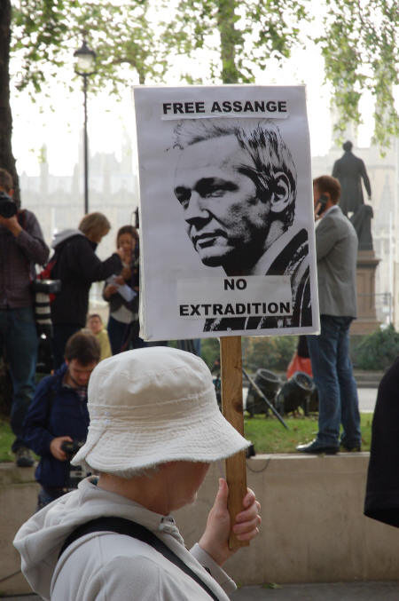 No Extradition!