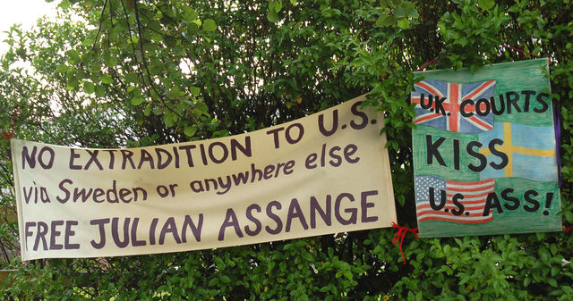 banners for Julian Assange