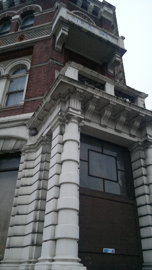 Front view Cuts Cafe