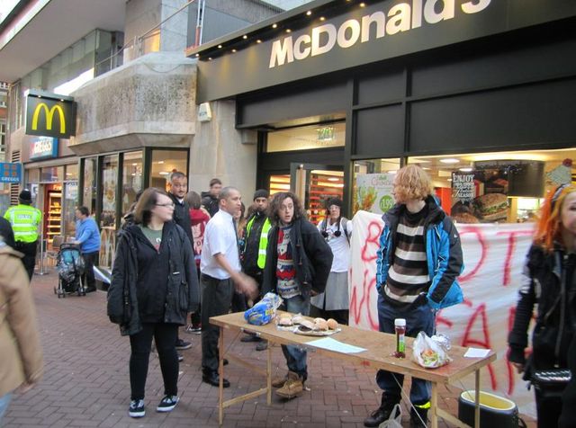 Food not Bombs - cruelty free, workfare free vegan burgers