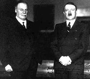 Daily Mail proprietor Viscount Rothermere 1st Baron Harmsworth with Adolf Hitler