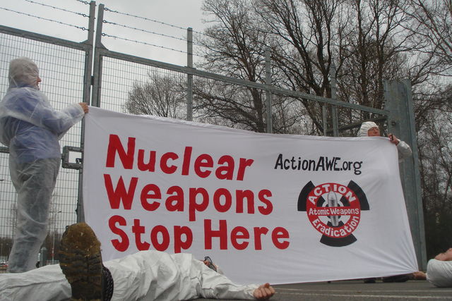 ActionAWE - Tadley gate, Aldermaston