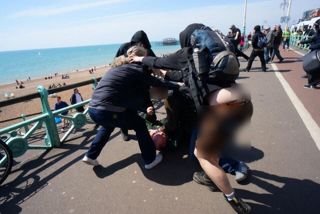 fash getting a good seeing to