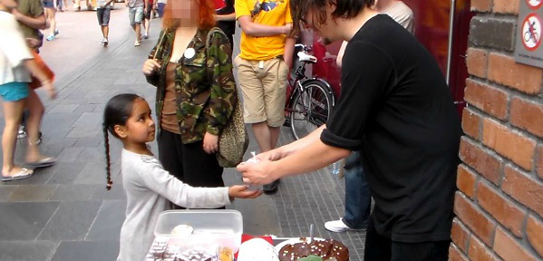 Domestic Extremist hands out free cake at recent Anarchist Federation demo