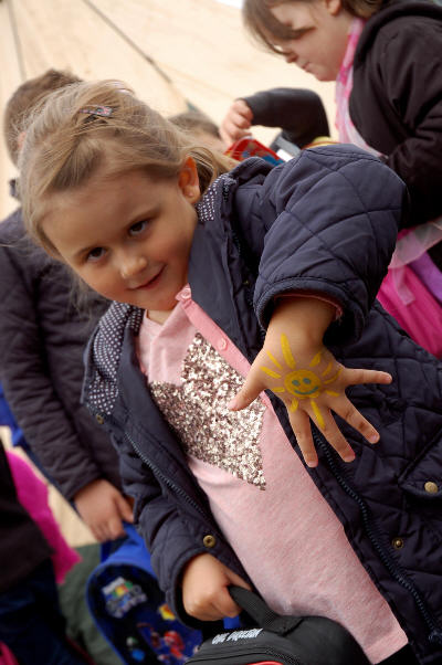 hand and face painting