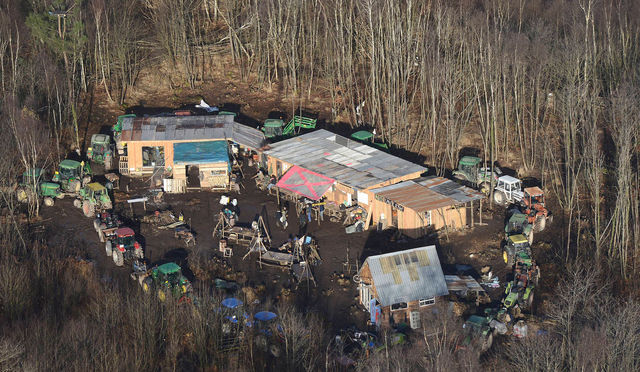 Re-ouccpation of the ZAD shortly after the evictions