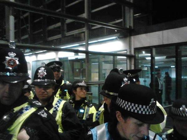 lots more cops guarding bridge now!
