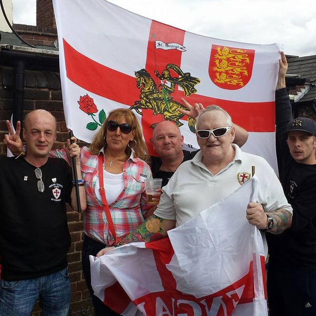 Darrin (Daz) Kelly (left)